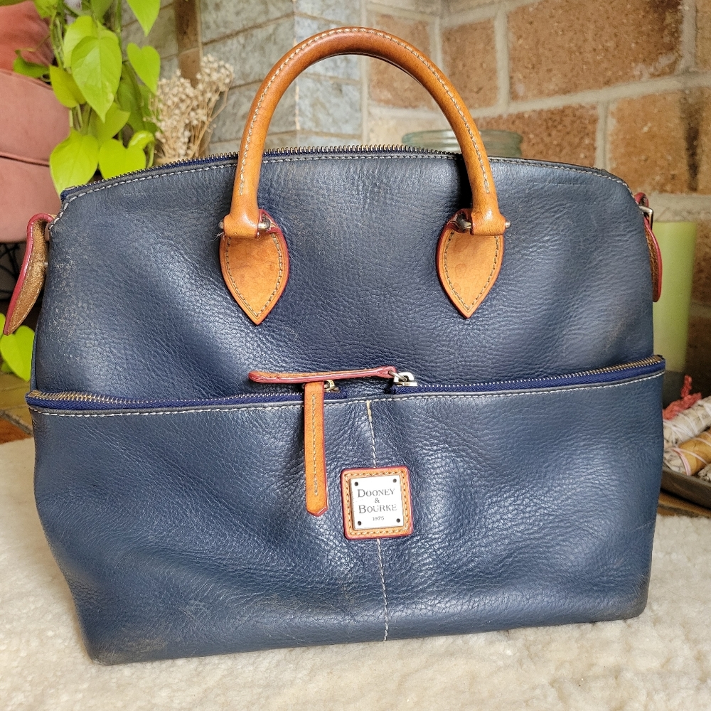 Dooney & Bourke purse